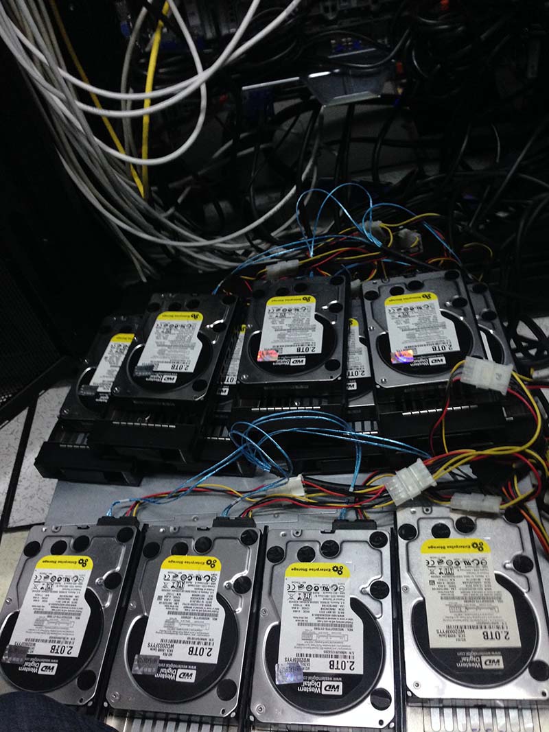 12块2TB西部数据企业盘 NAS存储RAID损坏数据恢复